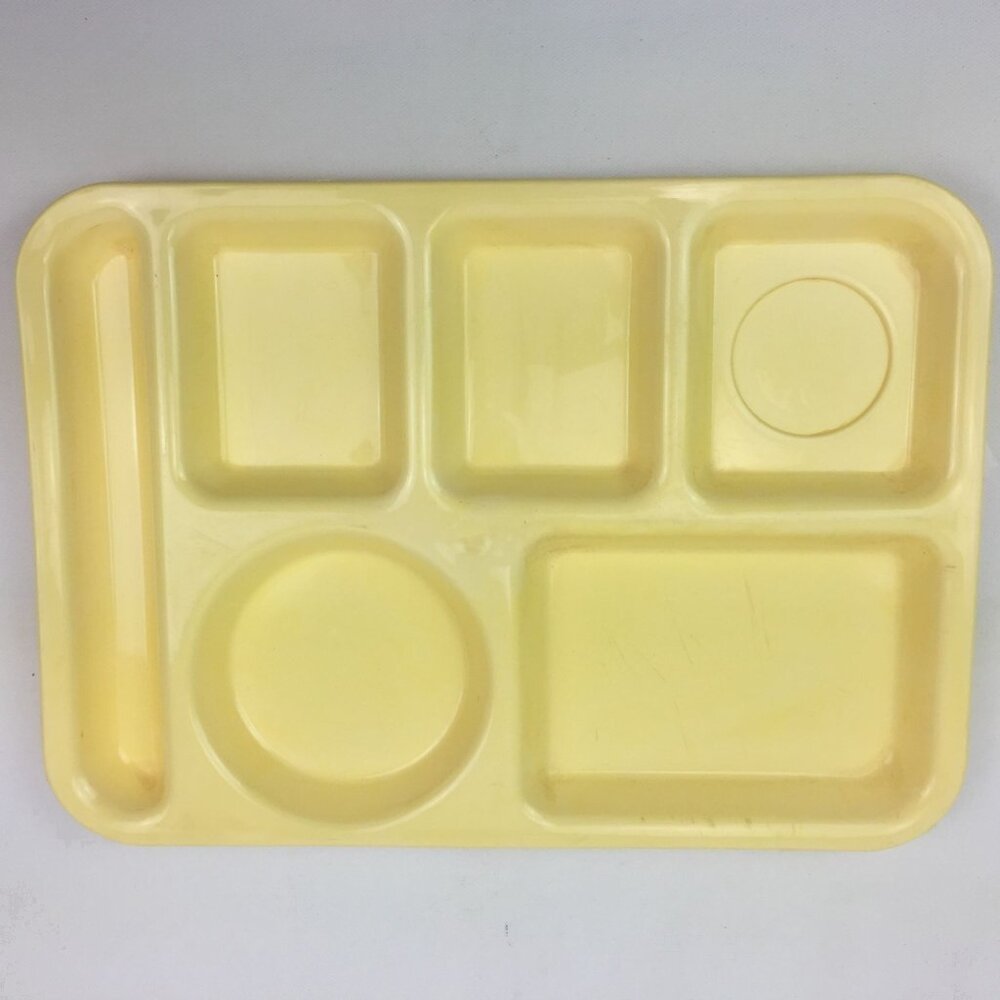 Silite 614 Yellow Plastic Cafeteria Divided Tray Chicago IL USA Picnic Outdoor